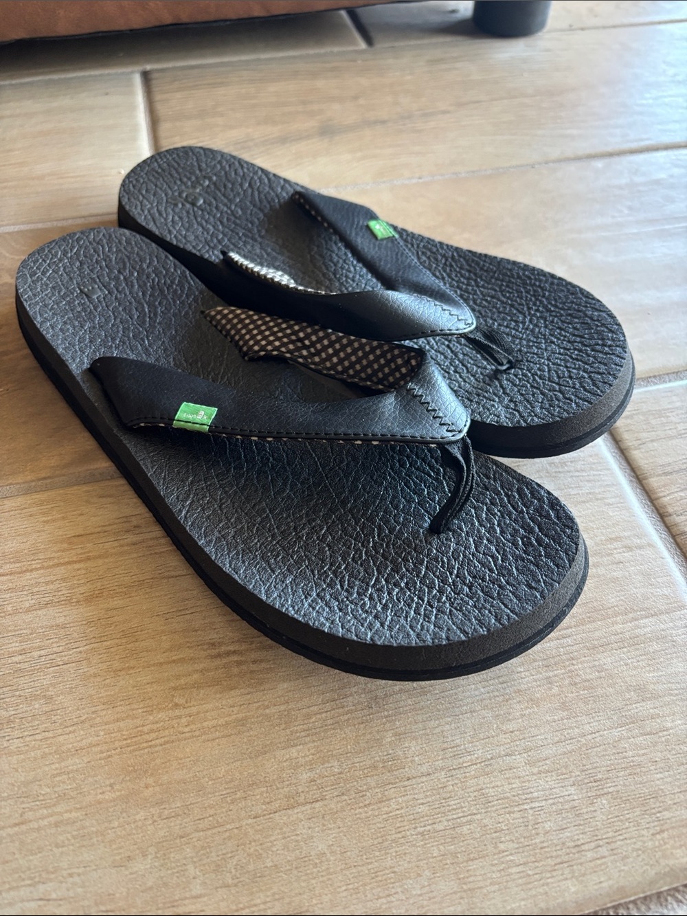 Women’s black sanuk sandals worn one size 10